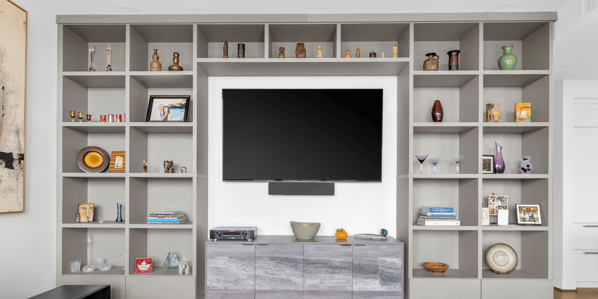 Built-In Bookshelves or a Freestanding Bookcase? Here's How to Decide